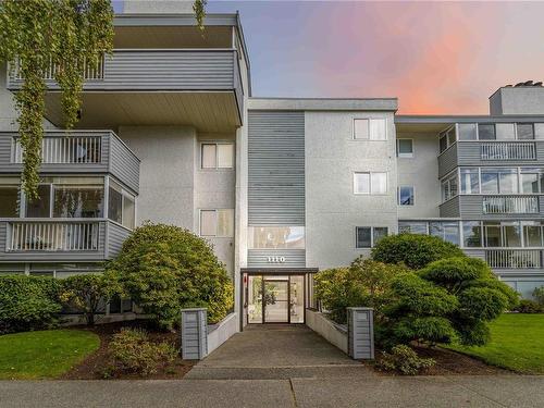 203-1110 Oscar St, Victoria, BC - Outdoor With Balcony