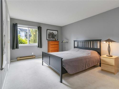 203-1110 Oscar St, Victoria, BC - Indoor Photo Showing Bedroom