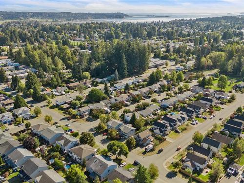 B-2001 13Th St, Courtenay, BC - Outdoor With View