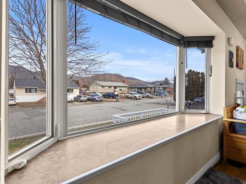 2535 Glenview Ave, Kamloops, BC - Indoor Photo Showing Other Room