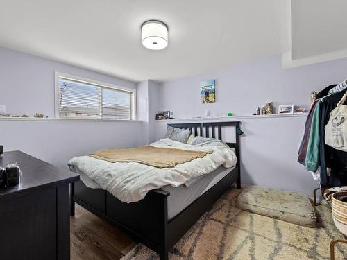 2535 Glenview Ave, Kamloops, BC - Indoor Photo Showing Bedroom