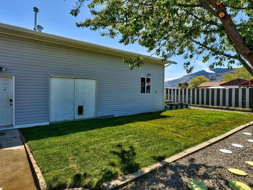 2535 Glenview Ave, Kamloops, BC - Outdoor