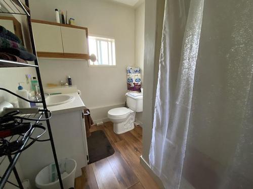 1789 Nicolls Road, Merritt, BC - Indoor Photo Showing Bathroom