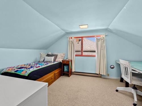 659 Pleasant Street, Kamloops, BC - Indoor Photo Showing Bedroom