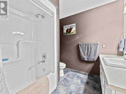 1491 Pine Cres, Kamloops, BC - Indoor Photo Showing Bathroom