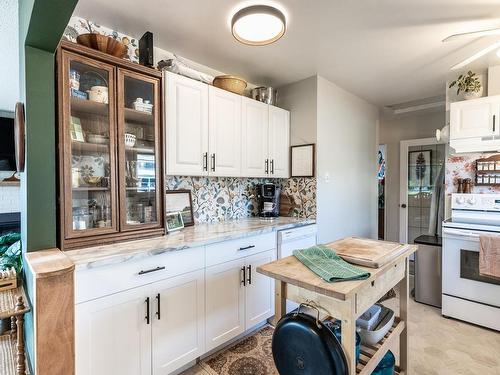 16 Galena Ave, Logan Lake, BC - Indoor Photo Showing Kitchen