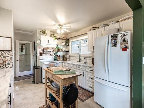 16 Galena Ave, Logan Lake, BC - Indoor Photo Showing Kitchen