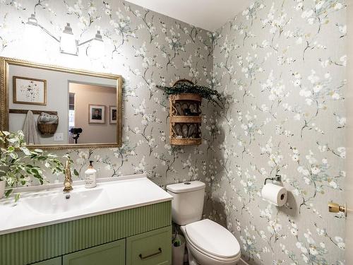 16 Galena Ave, Logan Lake, BC - Indoor Photo Showing Bathroom