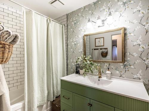 16 Galena Ave, Logan Lake, BC - Indoor Photo Showing Bathroom