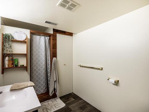 16 Galena Ave, Logan Lake, BC - Indoor Photo Showing Bathroom