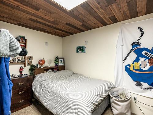 16 Galena Ave, Logan Lake, BC - Indoor Photo Showing Bedroom