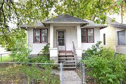 429 De La Morenie ST  Winnipeg, MB R2H 2Z2