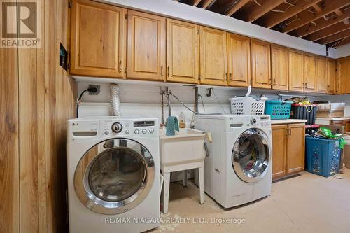 6896 Cumberland Court, Niagara Falls, ON - Indoor Photo Showing Laundry Room