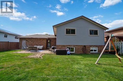 6896 Cumberland Court, Niagara Falls, ON - Outdoor With Exterior