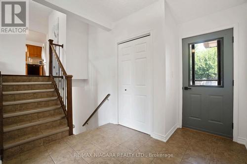 6896 Cumberland Court, Niagara Falls, ON - Indoor Photo Showing Other Room