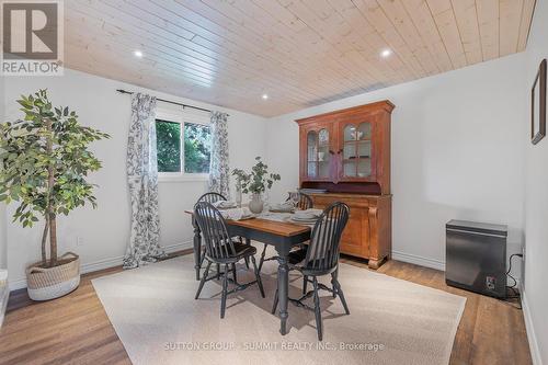 675185 Hurontario Street, Mono, ON - Indoor Photo Showing Dining Room