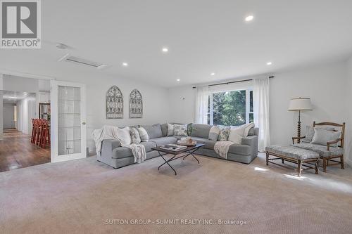 675185 Hurontario Street, Mono, ON - Indoor Photo Showing Living Room