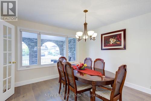 2141 Cartier Crescent, Burlington, ON - Indoor Photo Showing Dining Room