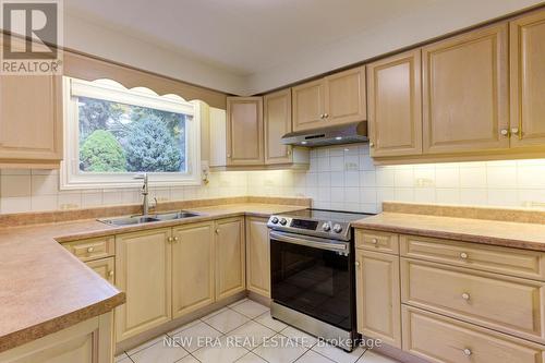 2141 Cartier Crescent, Burlington, ON - Indoor Photo Showing Kitchen With Double Sink