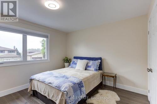 2141 Cartier Crescent, Burlington, ON - Indoor Photo Showing Bedroom