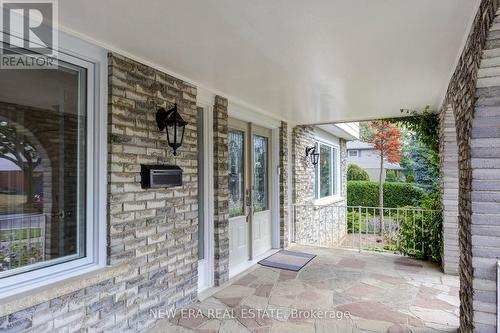 2141 Cartier Crescent, Burlington, ON -  With Exterior