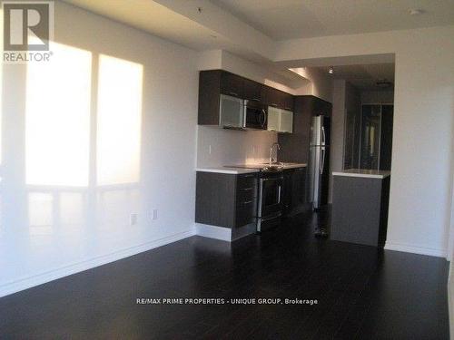 4101 - 386 Yonge Street, Toronto, ON - Indoor Photo Showing Kitchen