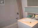 1550 - 111 Elizabeth Street, Toronto, ON  - Indoor Photo Showing Bathroom 