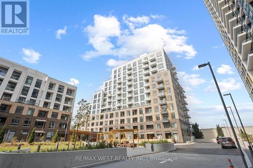 801 - 8 Beverley Glen Boulevard, Vaughan, ON - Outdoor With Facade