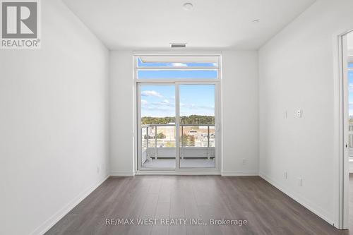 801 - 8 Beverley Glen Boulevard, Vaughan, ON - Indoor Photo Showing Other Room