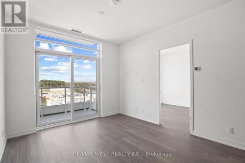 801 - 8 Beverley Glen Boulevard, Vaughan, ON - Indoor Photo Showing Other Room