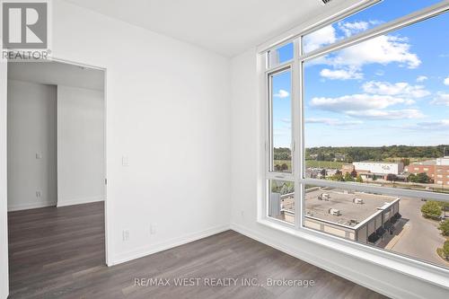 801 - 8 Beverley Glen Boulevard, Vaughan, ON - Indoor Photo Showing Other Room