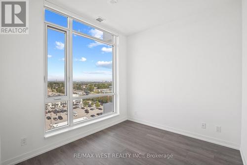 801 - 8 Beverley Glen Boulevard, Vaughan, ON - Indoor Photo Showing Other Room