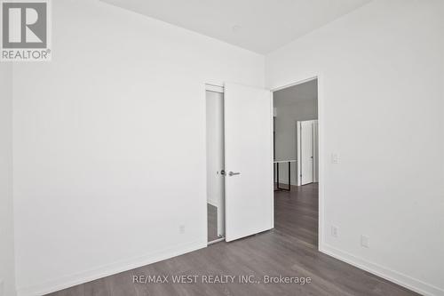 801 - 8 Beverley Glen Boulevard, Vaughan, ON - Indoor Photo Showing Other Room