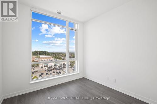 801 - 8 Beverley Glen Boulevard, Vaughan, ON - Indoor Photo Showing Other Room