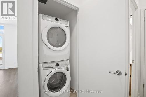 801 - 8 Beverley Glen Boulevard, Vaughan, ON - Indoor Photo Showing Laundry Room