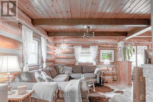 86 Four Points Road, Kawartha Lakes, ON - Indoor Photo Showing Living Room