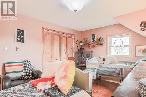 86 Four Points Road, Kawartha Lakes, ON - Indoor Photo Showing Bedroom