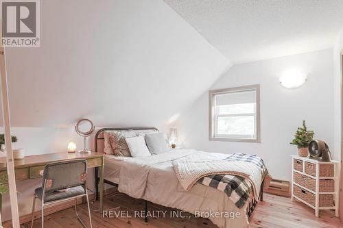 86 Four Points Road, Kawartha Lakes, ON - Indoor Photo Showing Bedroom