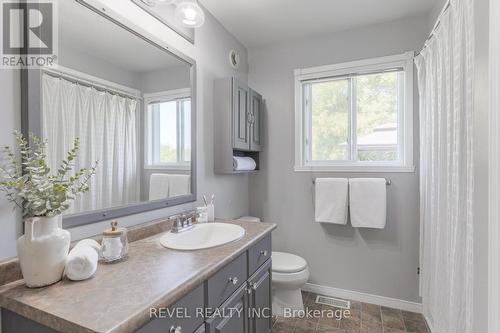 477 Four Points Road, Kawartha Lakes, ON - Indoor Photo Showing Bathroom