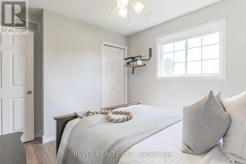 477 Four Points Road, Kawartha Lakes, ON - Indoor Photo Showing Bedroom