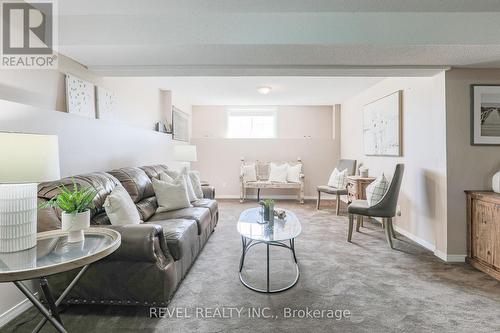 477 Four Points Road, Kawartha Lakes, ON - Indoor Photo Showing Living Room