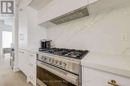 3 Flax Field Lane, Toronto, ON - Indoor Photo Showing Kitchen