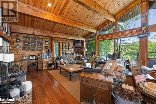 87 Dayeo Drive, Mactier, ON - Indoor Photo Showing Living Room