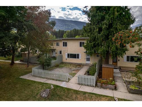 443 Richards Street   W, Nelson, BC - Outdoor