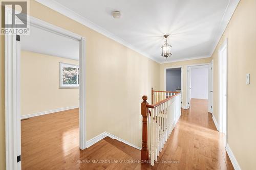 32 Barrydale Crescent, Toronto, ON - Indoor Photo Showing Other Room