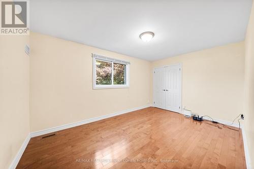 32 Barrydale Crescent, Toronto, ON - Indoor Photo Showing Other Room