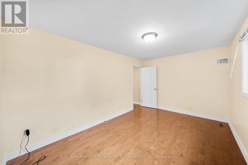 32 Barrydale Crescent, Toronto, ON - Indoor Photo Showing Other Room