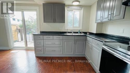 6 - 190 Grulke Street, Kitchener, ON - Indoor Photo Showing Kitchen With Double Sink