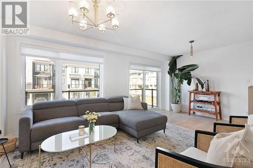 93 Kyanite Lane, Ottawa, ON - Indoor Photo Showing Living Room