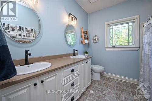 7042 Third Line Road S, Ottawa, ON - Indoor Photo Showing Bathroom